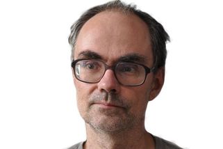KOMENTÁŘ: Útok na Rushdieho a právo na nekorektnost – Alex Švamberk - Novinky